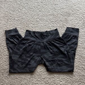 Athleta Salutation Camo Jogger Black Women’s Size SP